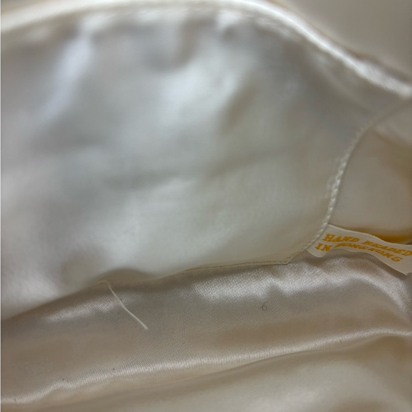 True Vintage Ladies Cream Iridescent Clutch with Shimmery Finish Sequins & Beads - Picture 5 of 6